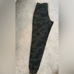 Lululemon On the Fly Joggers